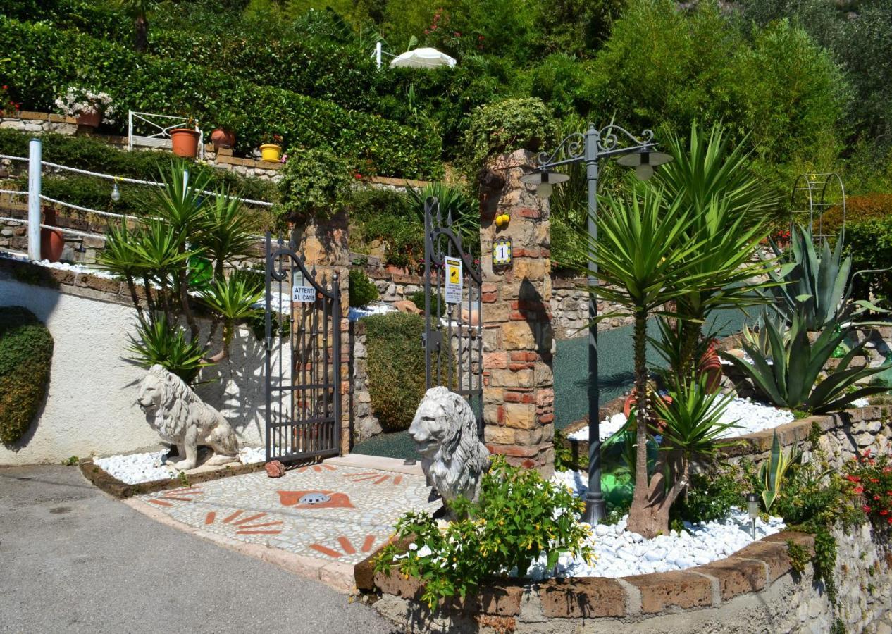 Appartamenti Casa Carlotta Limone sul Garda Eksteriør billede